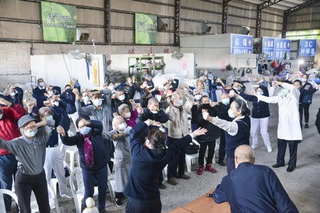 20241128溫馨關懷道感恩 歲末傳愛送祝福