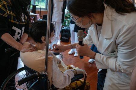 20250506心蓮溫馨醫護情 孝親之愛揉掌間