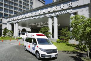 Read more about the article 化愛為行 郭來福先生慨捐救護車予台北慈院