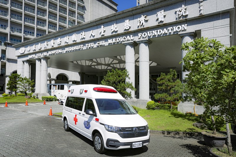 化愛為行 郭來福先生慨捐救護車予台北慈院 20250725 5