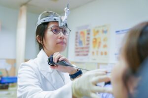 Read more about the article 眼睛腫痛竟是鼻竇炎 內視鏡及引流手術解除病灶