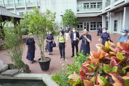 20250912 日本能登藝術家參訪台北慈濟醫院 感受醫療人文之美 10