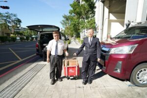 Read more about the article 預祝中秋愉快 走訪警消互道感恩