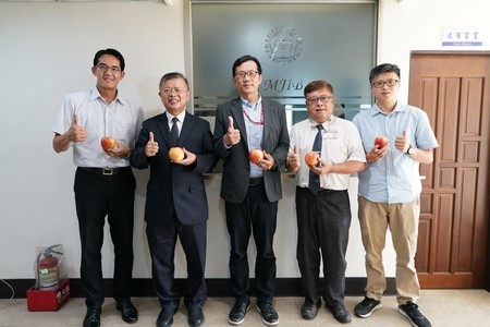 20250924 預祝中秋愉快 走訪警消互道感恩 3