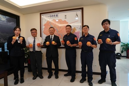 20250924 預祝中秋愉快 走訪警消互道感恩 5