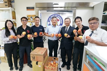 20250924 預祝中秋愉快 走訪警消互道感恩 7