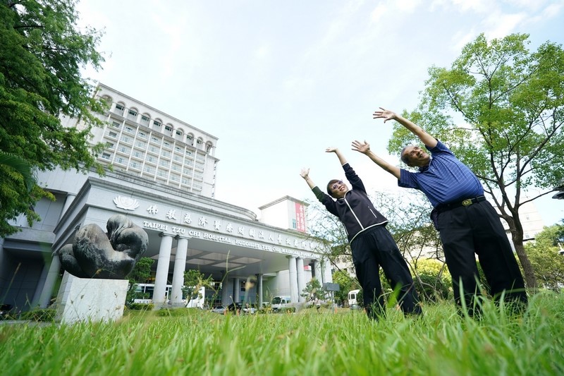 20251001八旬翁行動認知突退化 竟是大腦動靜脈畸形作祟 1