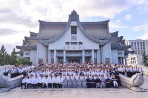 Read more about the article 共赴中秋之約 人醫行願遍寰宇