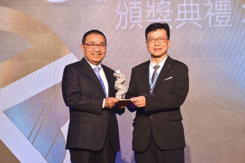 北慈醫師獲頒醫療教育研究獎 推動臨床智慧醫療與創新研究 20251105 1 北慈醫師獲頒醫療教育研究獎 推動臨床智慧醫療與創新研究 20251105 1