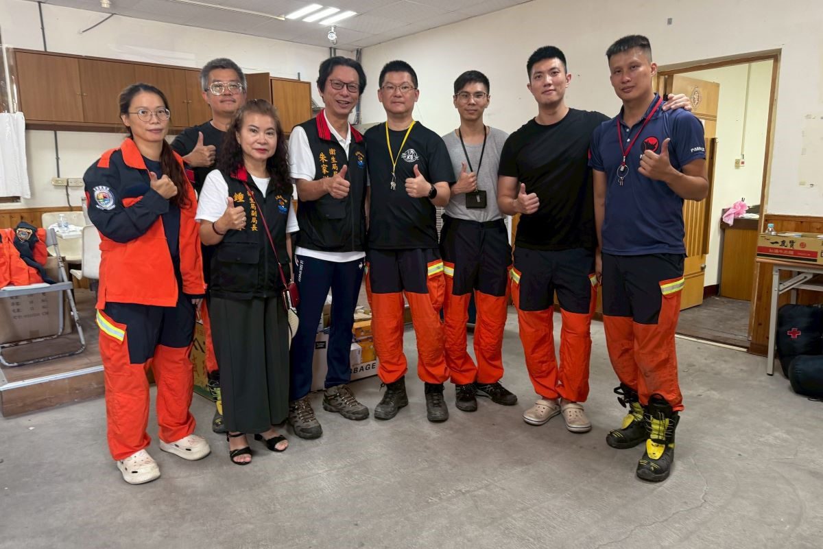 台北慈濟醫院急診部醫師偕同新北市醫療團赴光復救災救治外傷與失溫患者 20250925 1