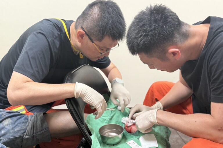 台北慈濟醫院急診部醫師偕同新北市醫療團赴光復救災救治外傷與失溫患者 20250925 2