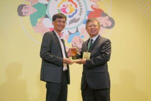 Read more about the article 營造青銀共榮友善職場 台北慈院獲新北市勞工局「金質獎」