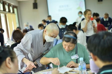 生命雖有盡落時 醫病長情依猶在 20251108 13