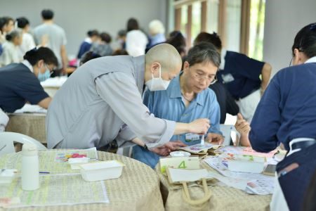 生命雖有盡落時 醫病長情依猶在 20251108 16