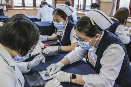 福慧紅包暖歲末 以手傳心結善緣 20251110 11