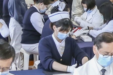 福慧紅包暖歲末 以手傳心結善緣 20251110 14