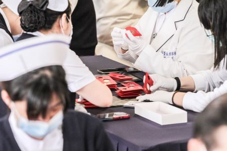 福慧紅包暖歲末 以手傳心結善緣 20251110 19