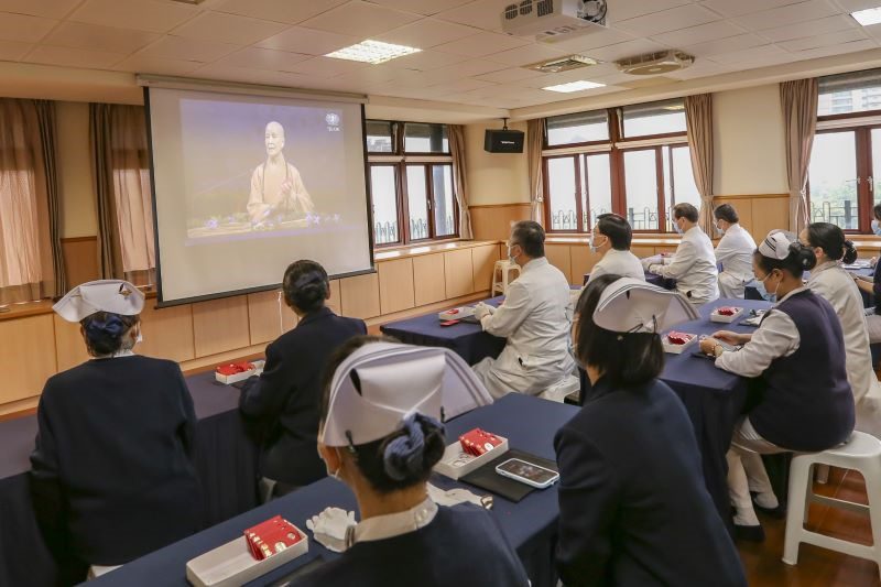 福慧紅包暖歲末 以手傳心結善緣 20251110 2