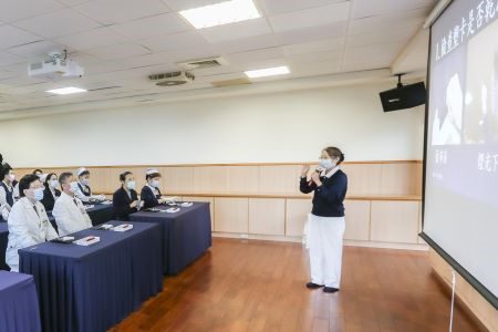 福慧紅包暖歲末 以手傳心結善緣 20251110 5