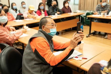 以專業與愛相伴 辦理肺癌病友會 20251202 8 以專業與愛相伴 辦理肺癌病友會 20251202 8