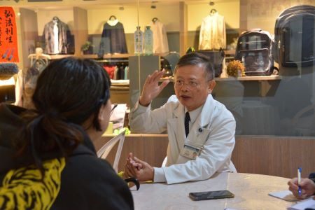 寒冬送暖進社區　義診發放傳遞愛 20260131 12