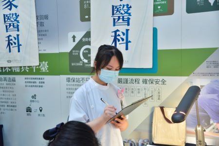 寒冬送暖進社區　義診發放傳遞愛 20260131 16