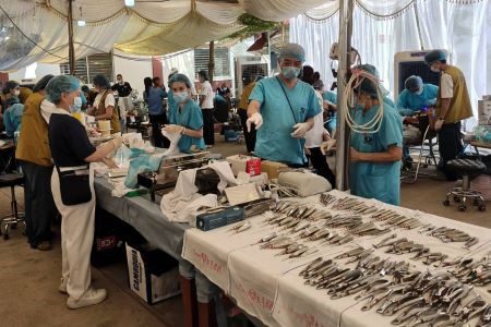 跨國義診見苦知福 人醫團隊深入柬國送暖 20260330 10