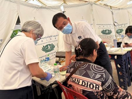 跨國義診見苦知福 人醫團隊深入柬國送暖 20260330 11