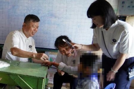 跨國義診見苦知福 人醫團隊深入柬國送暖 20260330 4