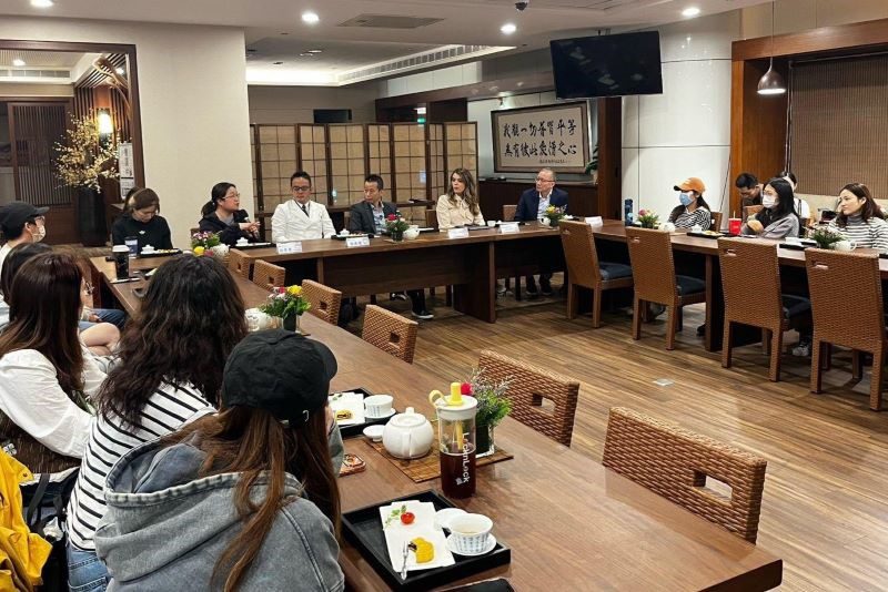 北慈攜手美國密西根大學手術團隊 交流深化心臟外科臨床應用 20260427 2