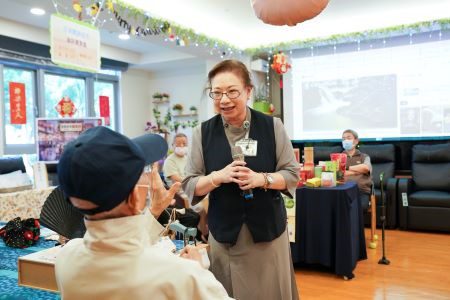 台北慈院日照中心「限定夜市」 勾起長輩歡喜懷舊情 20260421 2 台北慈院日照中心「限定夜市」 勾起長輩歡喜懷舊情 20260421 2