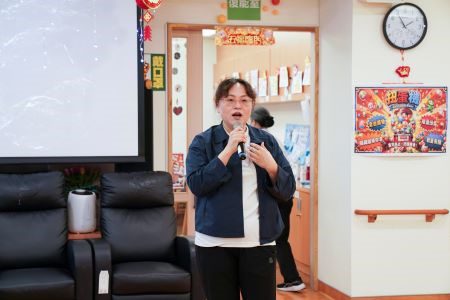 台北慈院日照中心「限定夜市」 勾起長輩歡喜懷舊情 20260421 3 台北慈院日照中心「限定夜市」 勾起長輩歡喜懷舊情 20260421 3