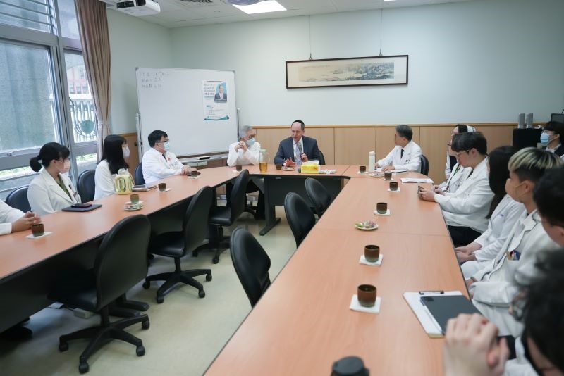 哈佛醫學院副教授蒞院參訪 交流精神醫學專業 20260617 4 哈佛醫學院副教授蒞院參訪 交流精神醫學專業 20260617 4