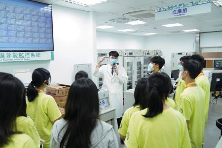 北醫大醫學營來訪台北慈院 探索醫療人文 20260703 10