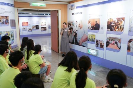 北醫大醫學營來訪台北慈院 探索醫療人文 20260703 6