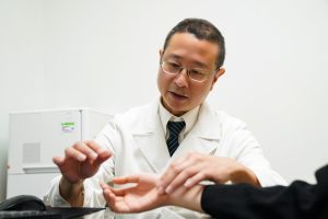 Read more about the article 關節反覆發炎變形 微細動脈栓塞減輕腫痛