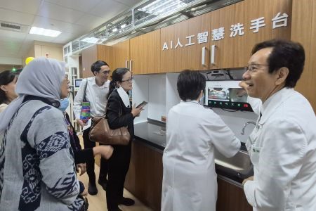 印泰醫療團隊訪北慈 聚焦檢驗管理與永續實踐 20261005 7