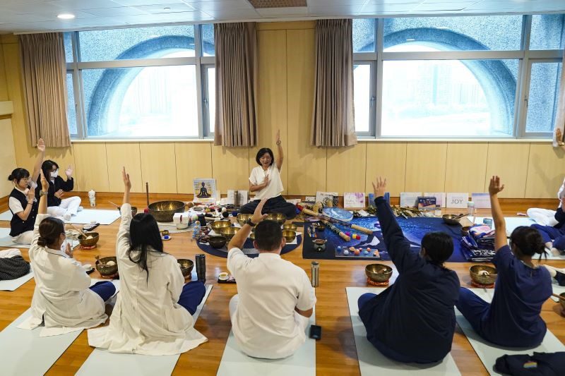 台北慈院開設頌缽紓壓課程 培養健康壓力調適觀念 20261013 3 台北慈院開設頌缽紓壓課程 培養健康壓力調適觀念 20261013 3